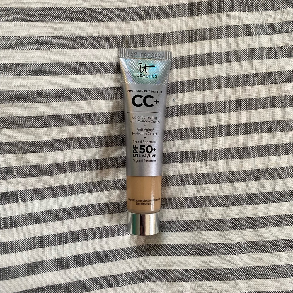 IT Cosmetics Mini CC+ Cream with SPF 50+ - Color: Light